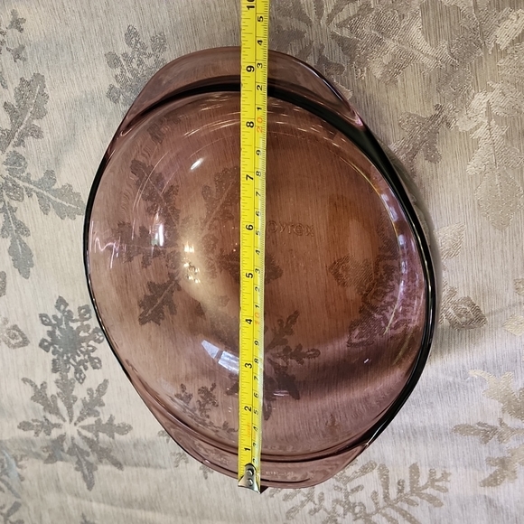 Pyrex purple 1.5 QT bowl with handles - Picture 8 of 9